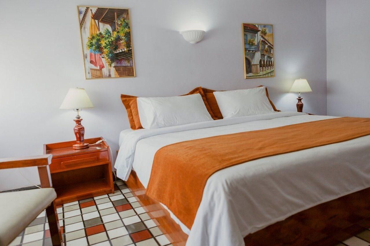 Bahia Hotel 3*